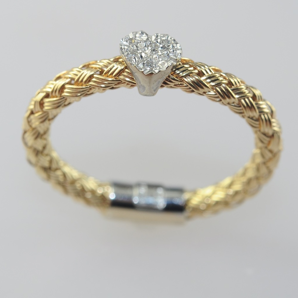 18KT LADIES DIAMOND RING